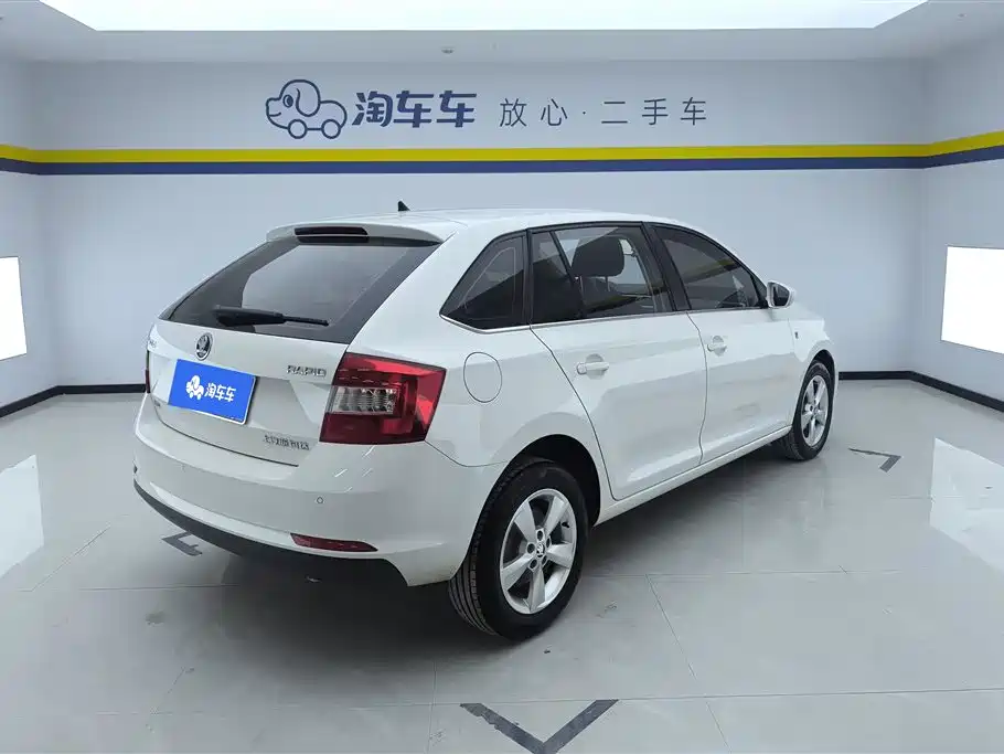 Skoda Rapid Spaceback 2019 — фото 3
