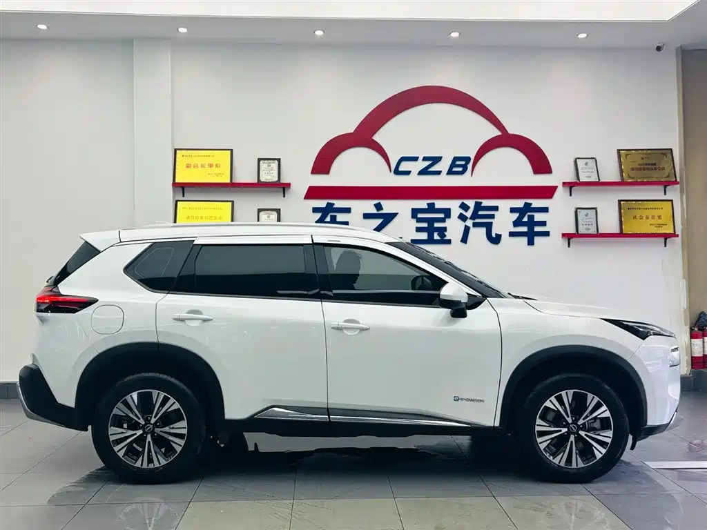 Nissan X-Trail 2023 — фото 8