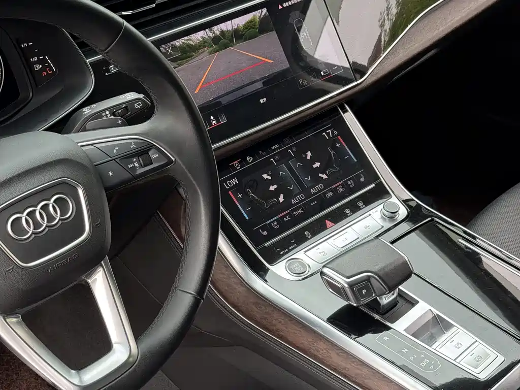 Audi Q7 2023 — фото 12