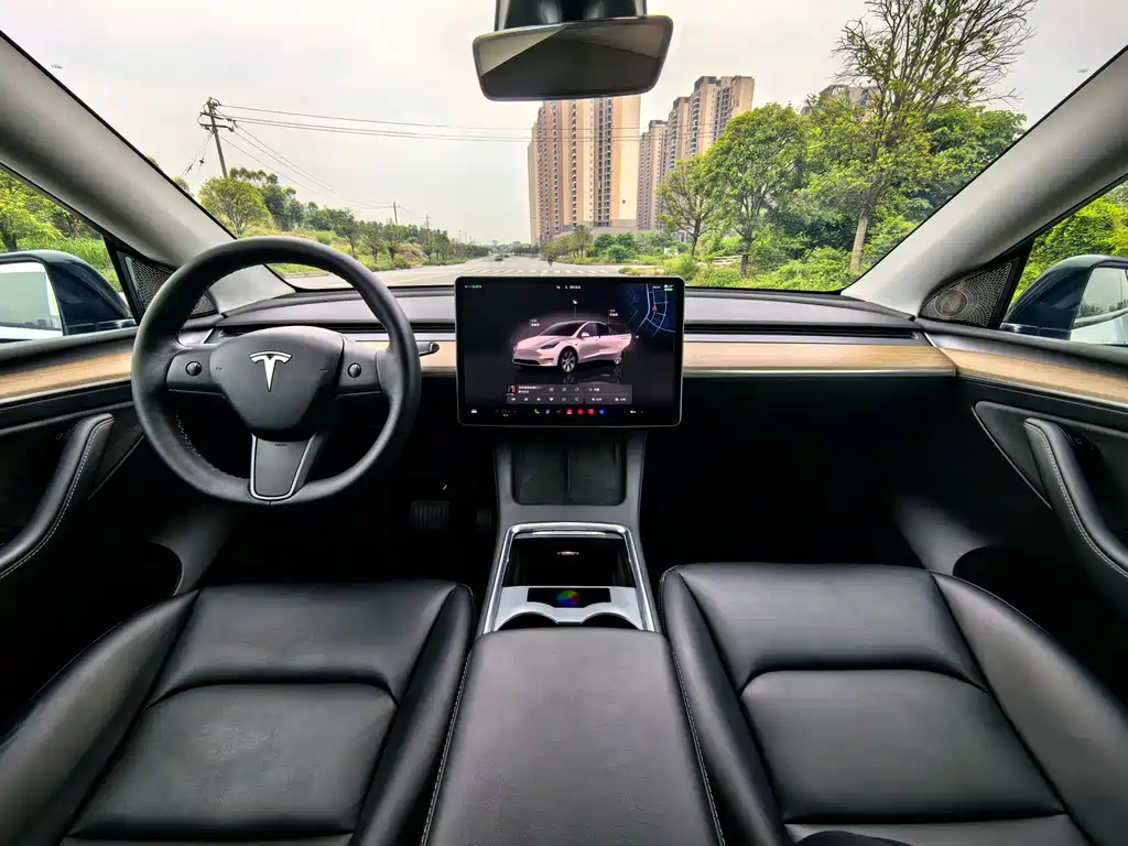 Tesla Model Y 2022 — фото 9