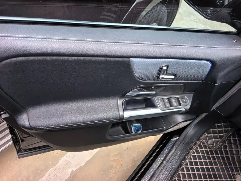 Mercedes-Benz GLB 2021
