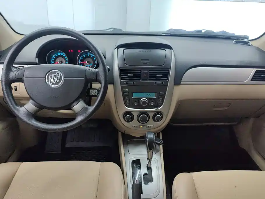 Buick Excelle 2013 — фото 12