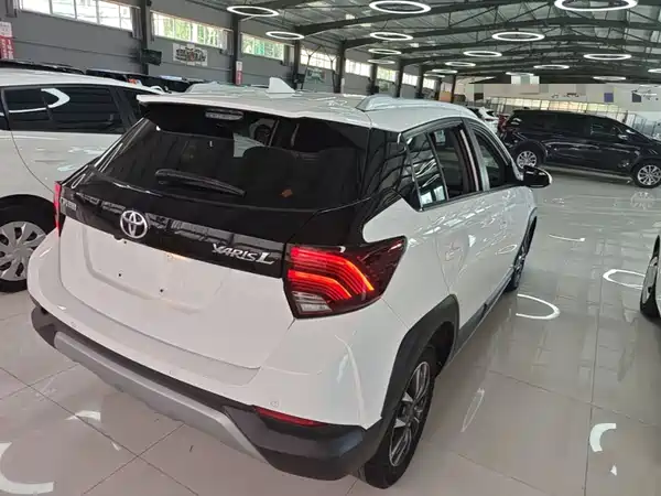 Toyota Yaris L 2022