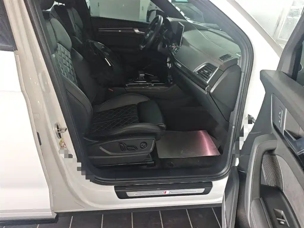 Audi Q5L Sportback 2022 — фото 11