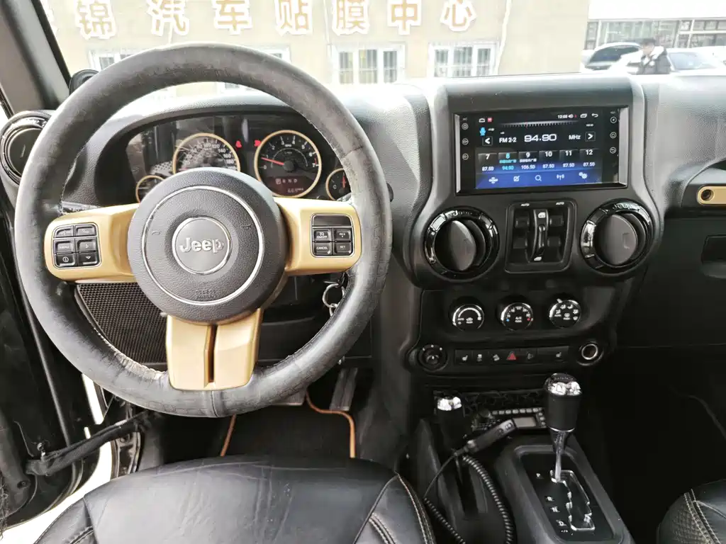 Jeep Wrangler 2015 — фото 6