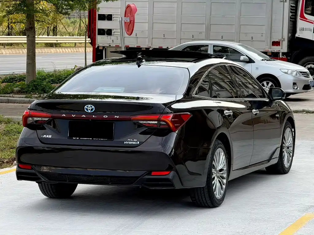 Toyota Avalon 2019 — фото 9