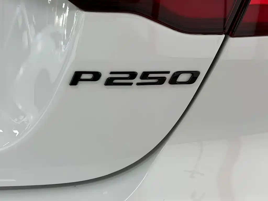 Jaguar XEL 2025 — фото 19