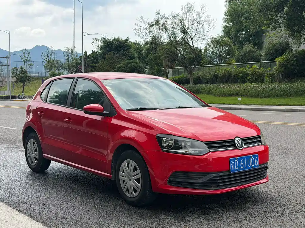 Volkswagen Polo 2015 — фото 1