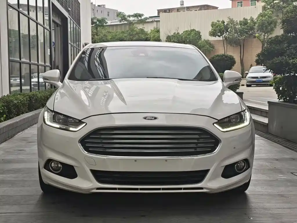 Ford Mondeo 2015 — фото 2