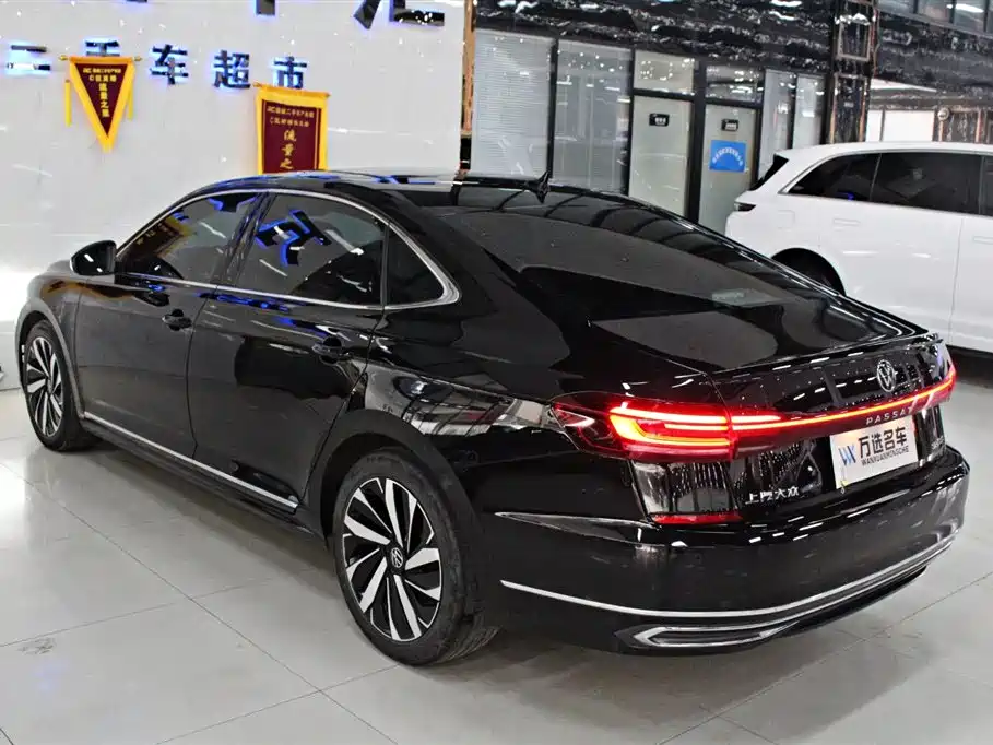 Volkswagen Passat 2024 — фото 14