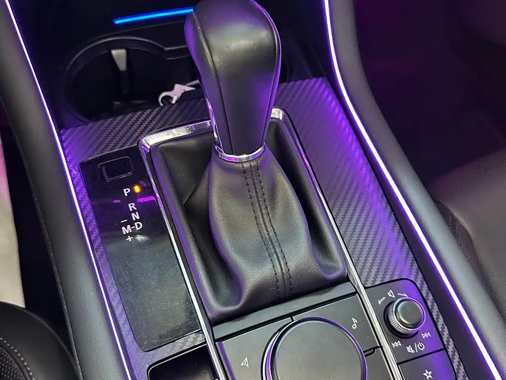Mazda 3 Axela 2021 — фото 19