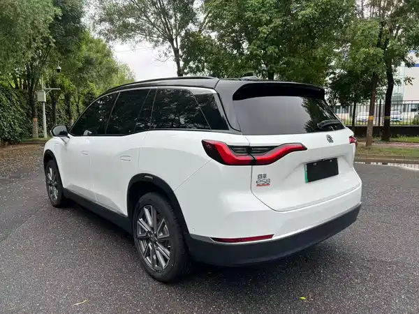 NIO ES8 2020