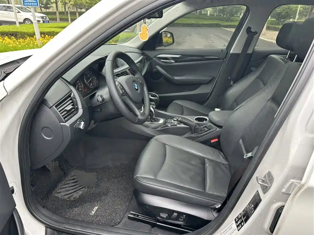 BMW X1 2015 — фото 15