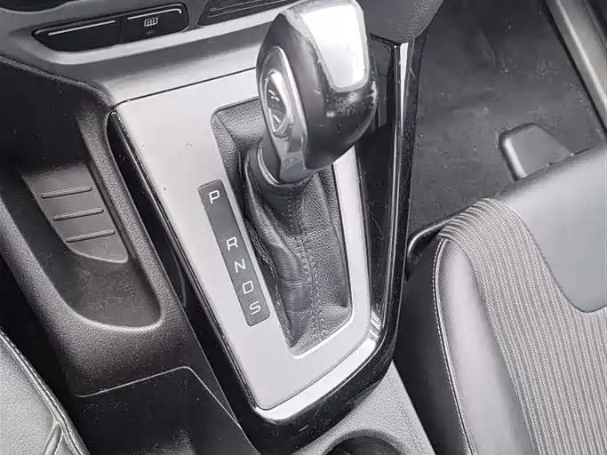Ford Focus 2014 — фото 16