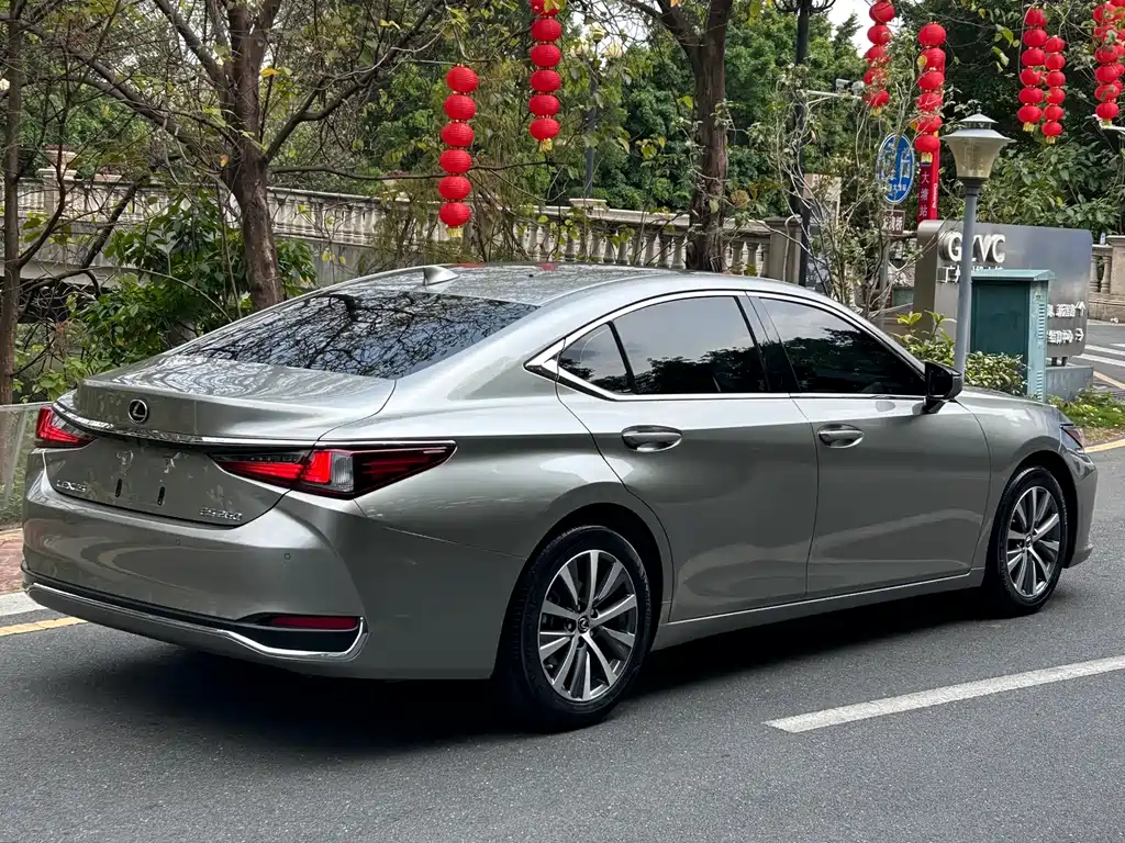 Lexus ES 2020 — фото 4