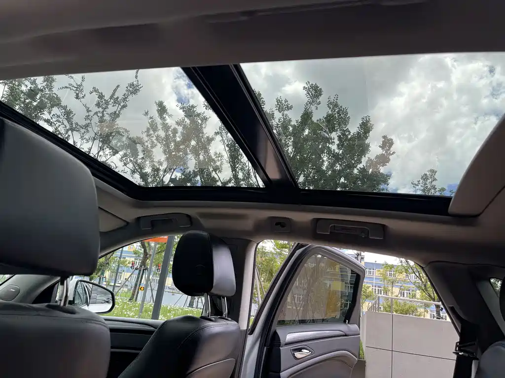 Cadillac SRX 2016 — фото 14