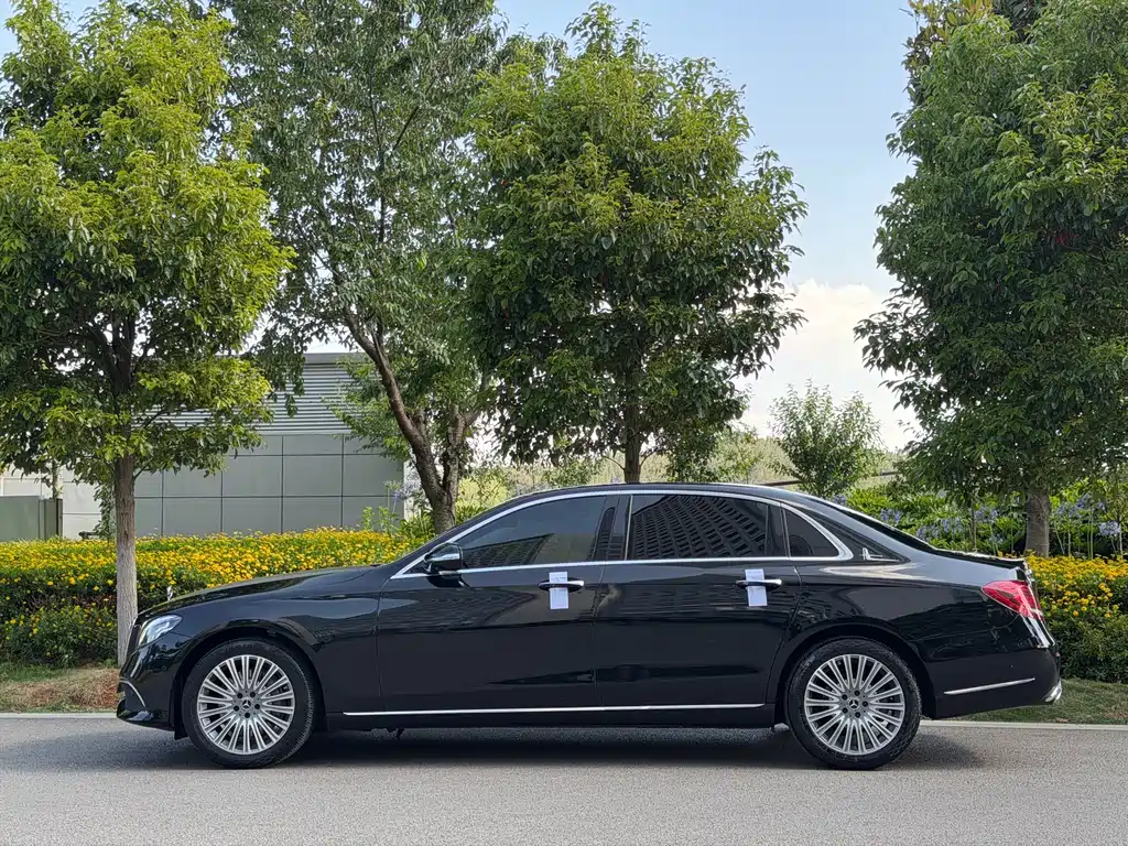 Mercedes-Benz E-Class 2020 — фото 10