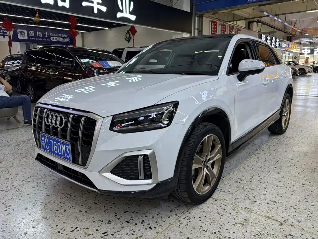 Audi Q2L 2023 — фото 1