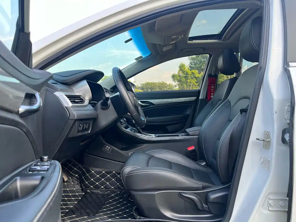 Geely Emgrand 2020