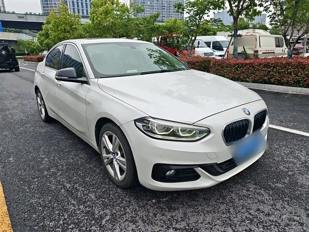 BMW 1 Series 2019 — фото 21