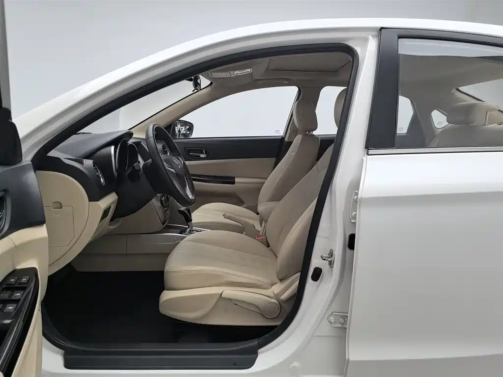 Changan Eado 2015 — фото 10