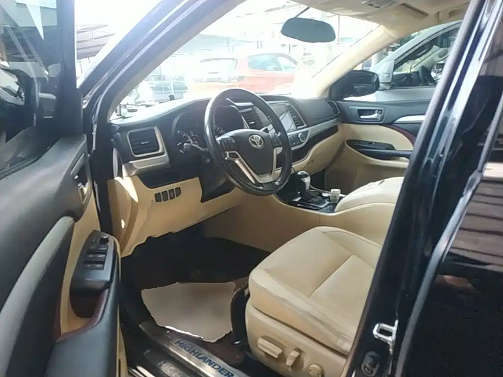 Toyota Highlander 2015 — фото 16