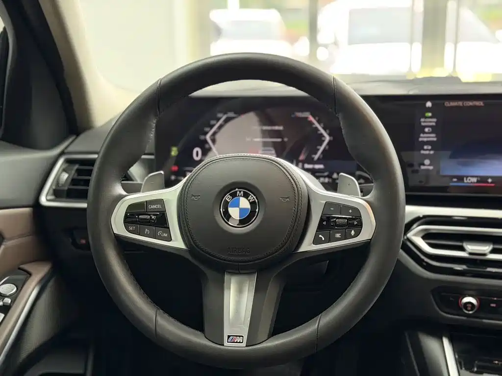 BMW 3 Series 2023 — фото 12