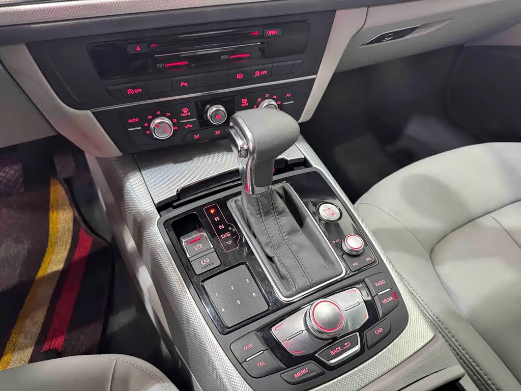 Audi A6L 2014 — фото 10