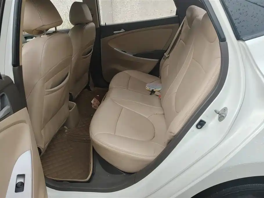 Hyundai Verna 2014 — фото 11