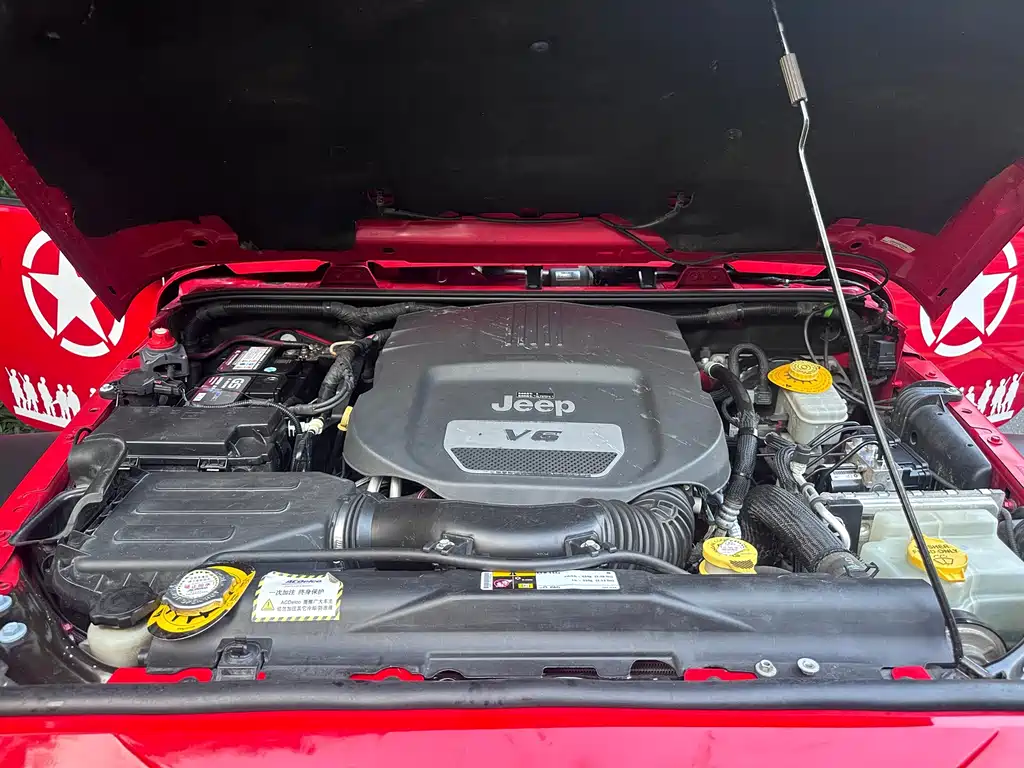Jeep Wrangler 2018 — фото 18