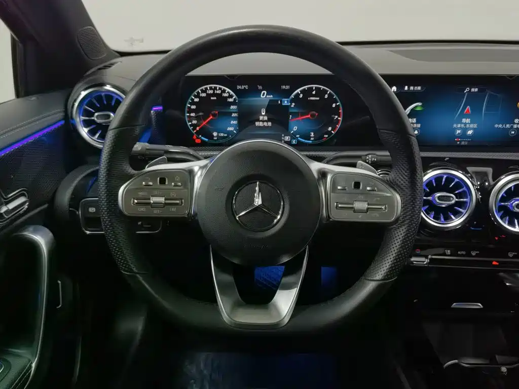 Mercedes-Benz A-Class 2019 — фото 11
