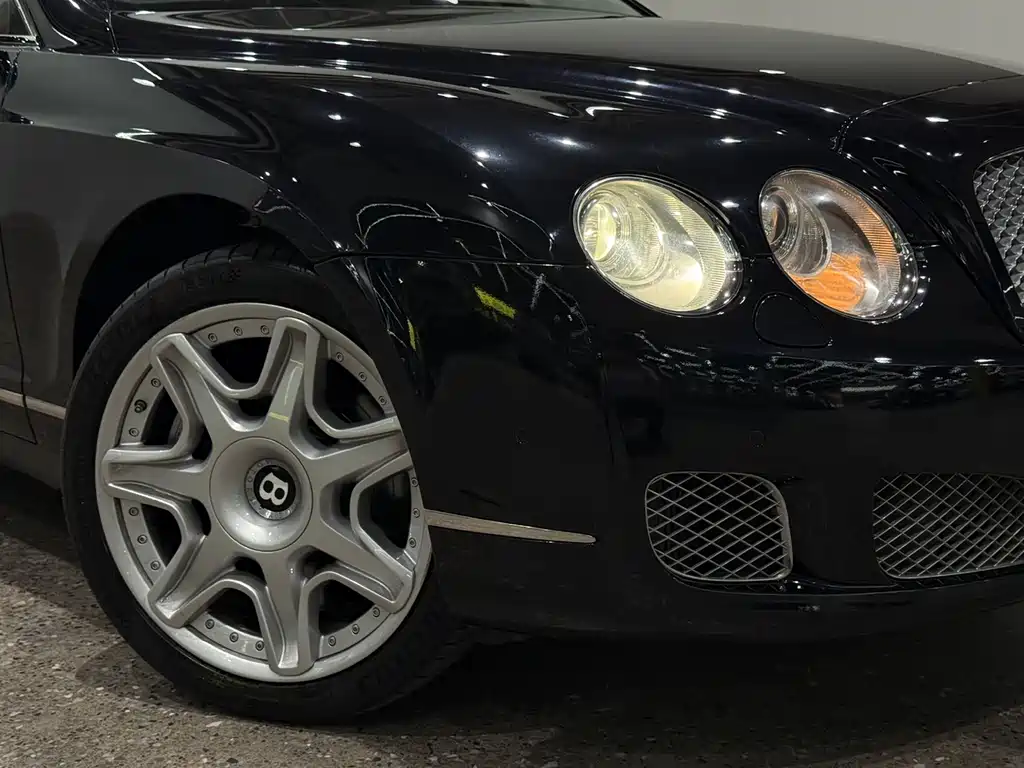 Bentley Flying Spur 2010 — фото 10