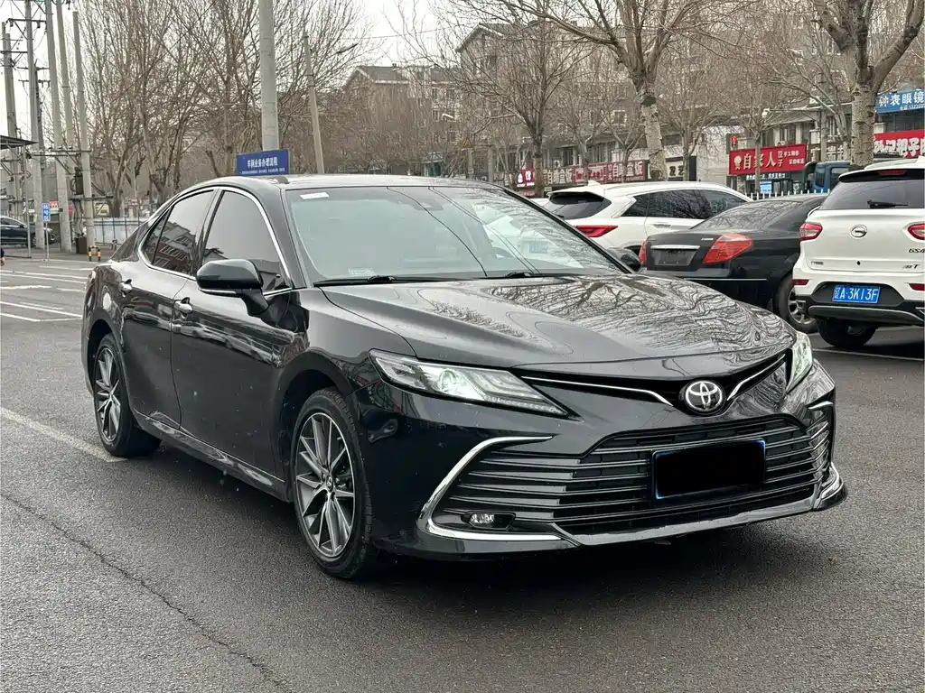 Toyota Camry 2022 — фото 16