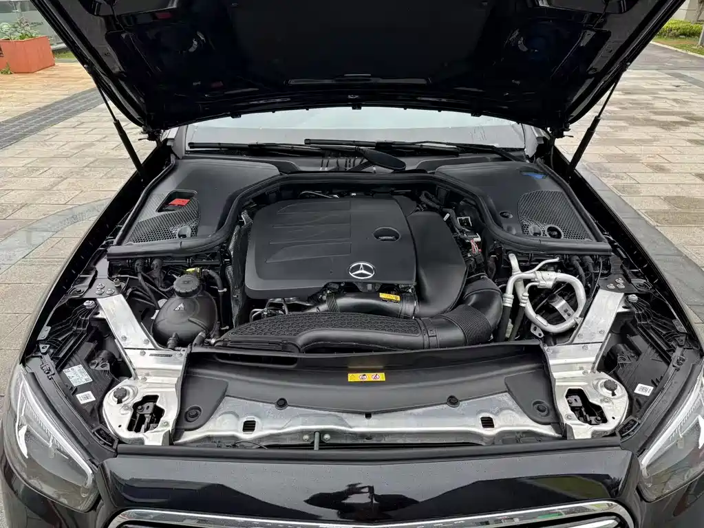 Mercedes-Benz E-Class 2023 — фото 32