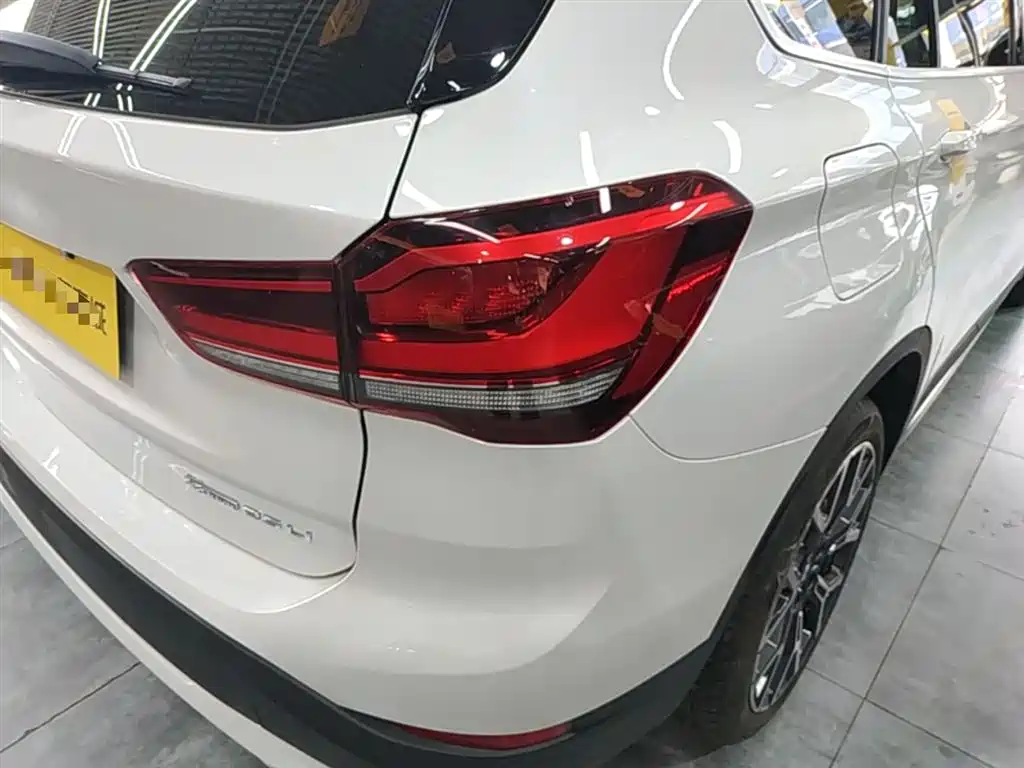 BMW X1 2022 — фото 8