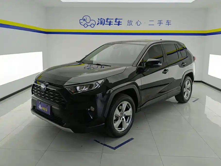 Toyota RAV4 2021 — фото 1
