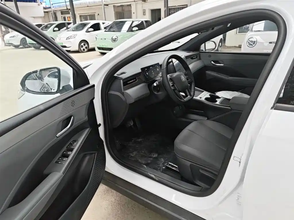 BYD Qin PLUS 2026 — фото 16