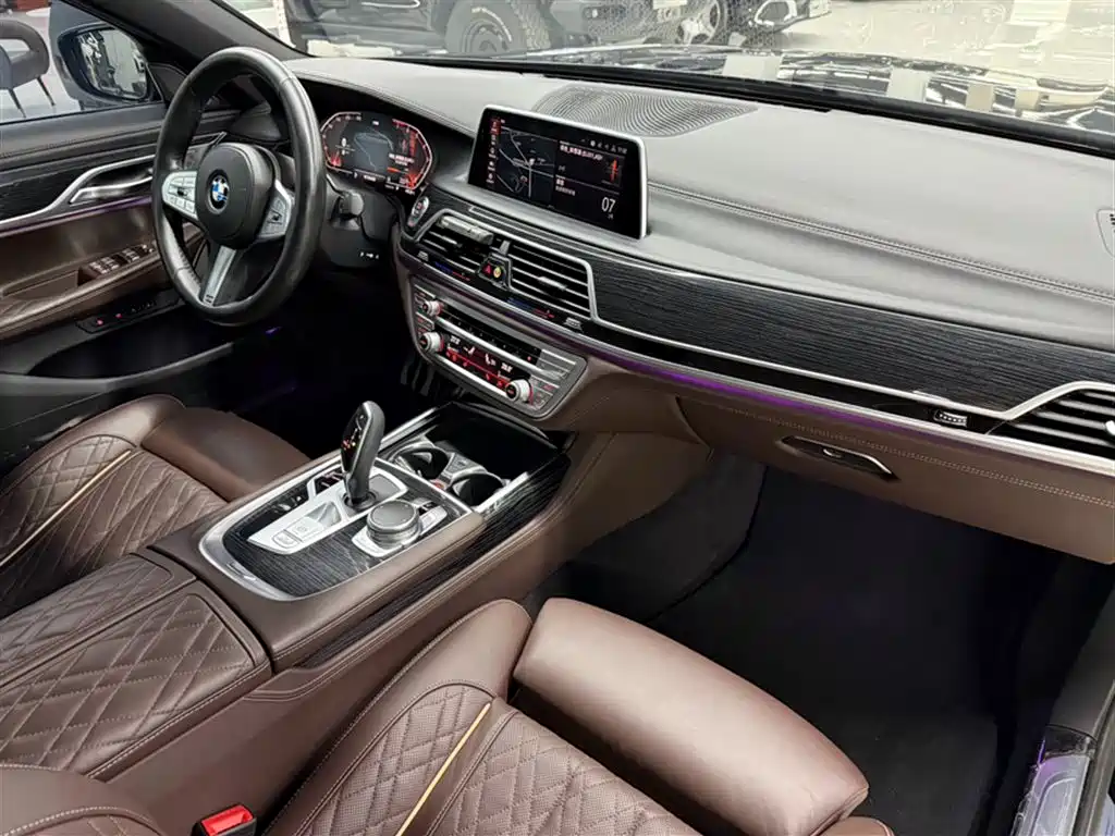 BMW 7 Series 2020 — фото 19