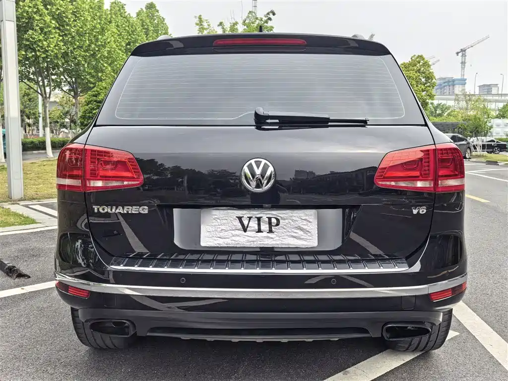 Volkswagen Touareg 2018 — фото 24