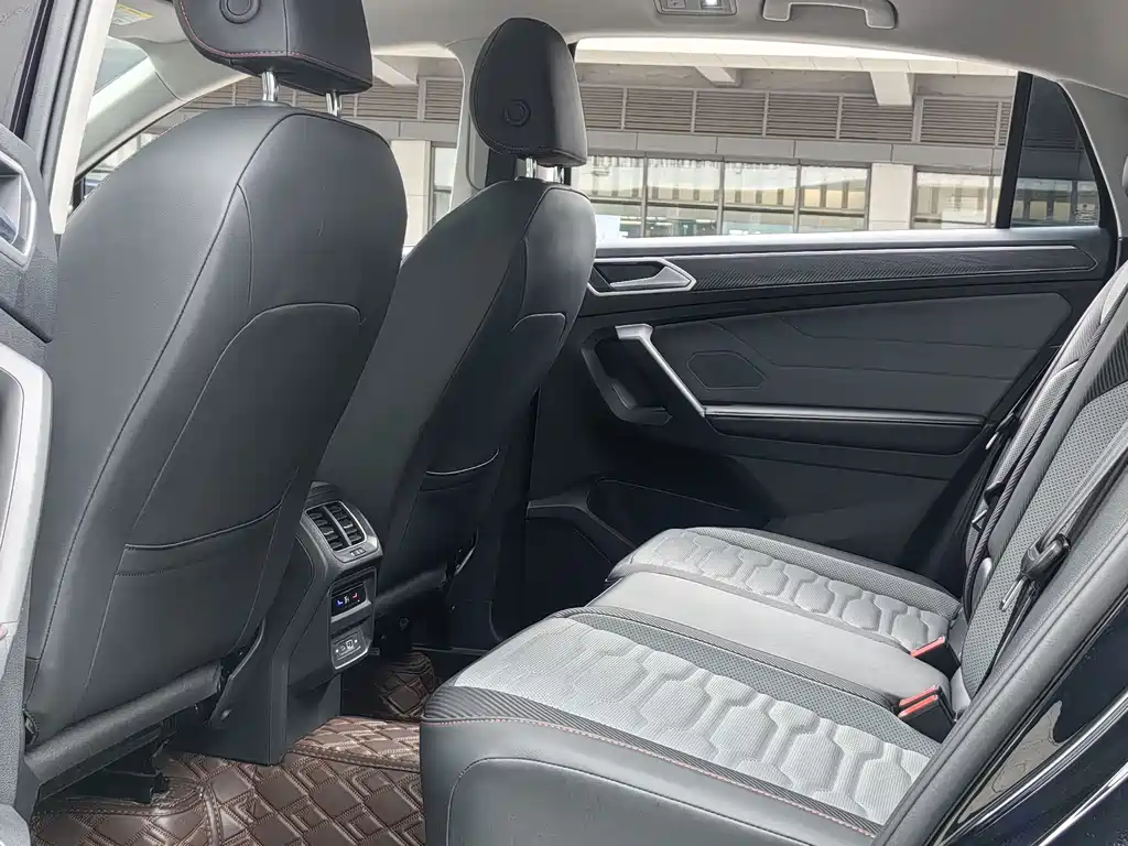 Volkswagen Tiguan X 2023 — фото 15