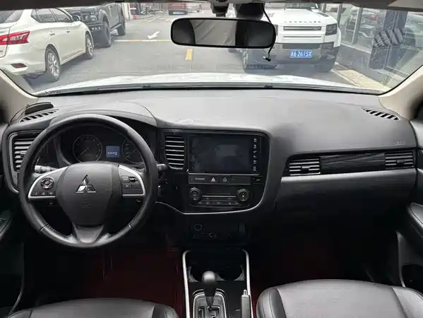 Mitsubishi Outlander 2021