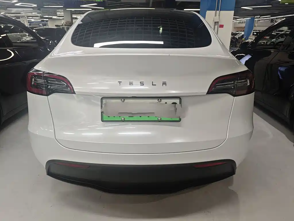 Tesla Model Y 2023 — фото 4