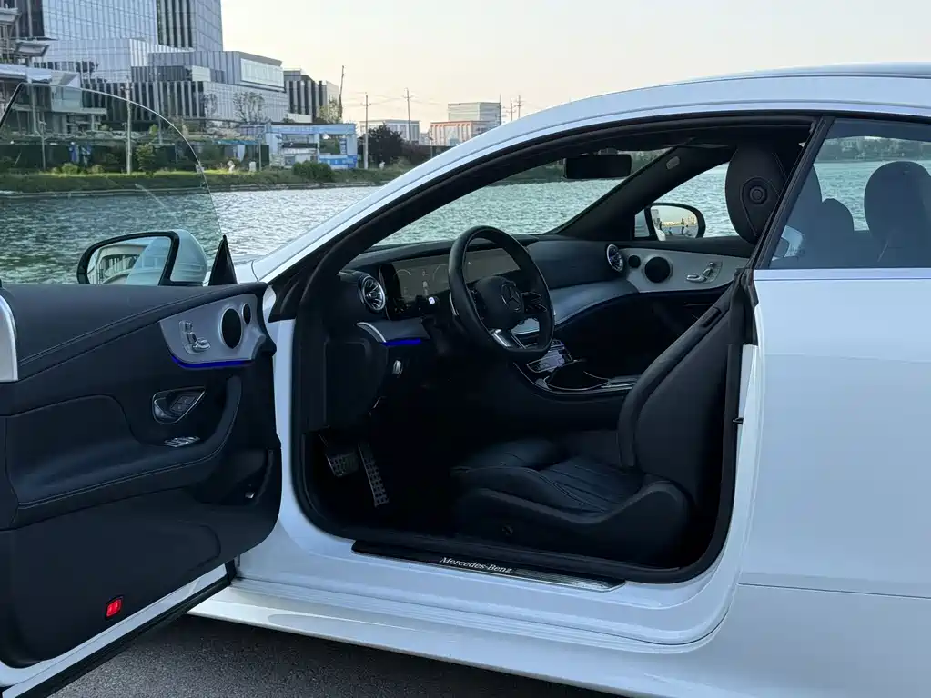 Mercedes-Benz E-Class 2023