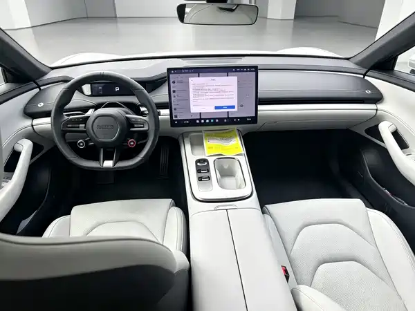 Xiaomi SU7 2025