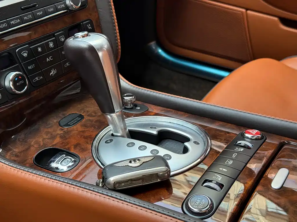 Bentley Flying Spur 2012 — фото 13