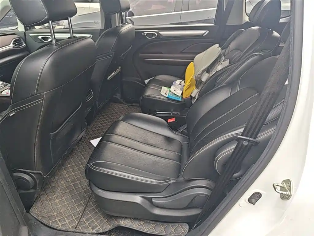 GAC Motor Trumpchi M6 2022 — фото 17