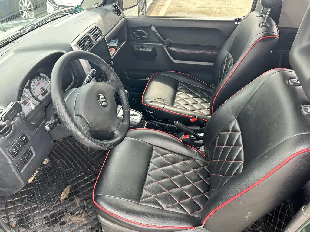 Suzuki Jimny 2012