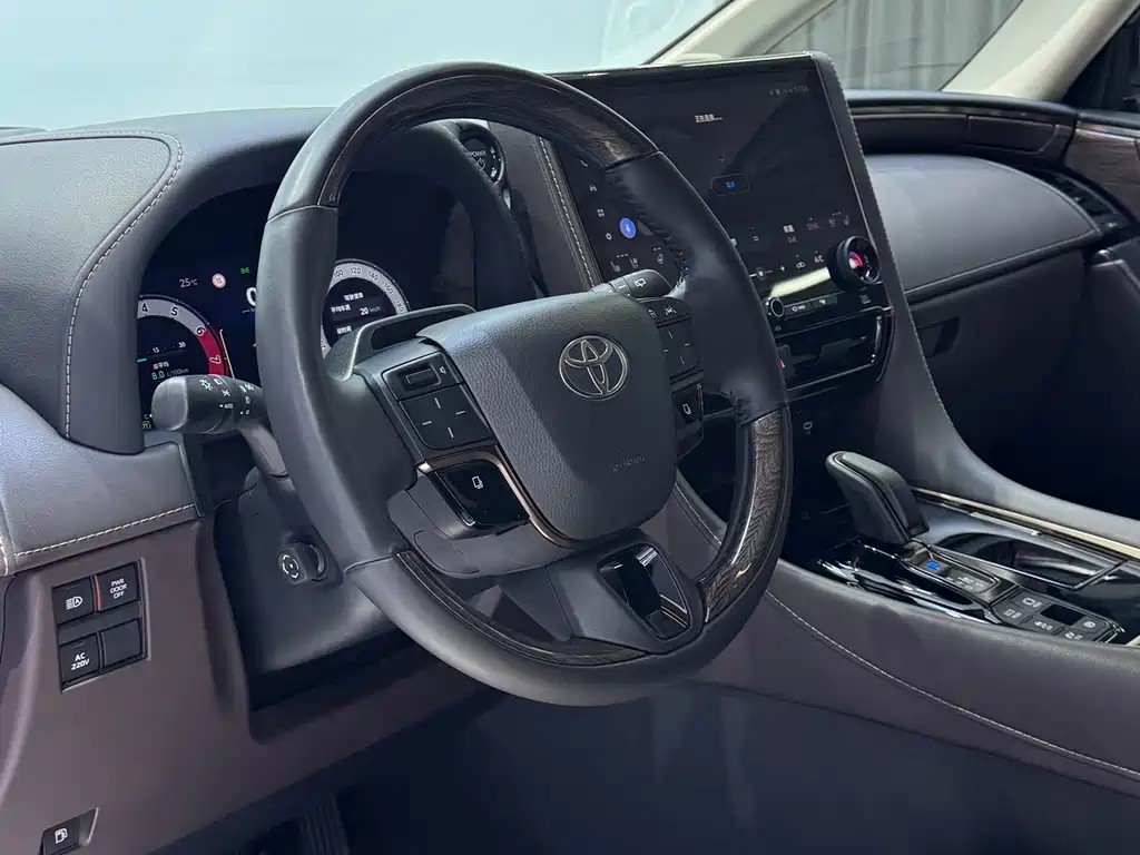 Toyota Alphard 2024 — фото 12