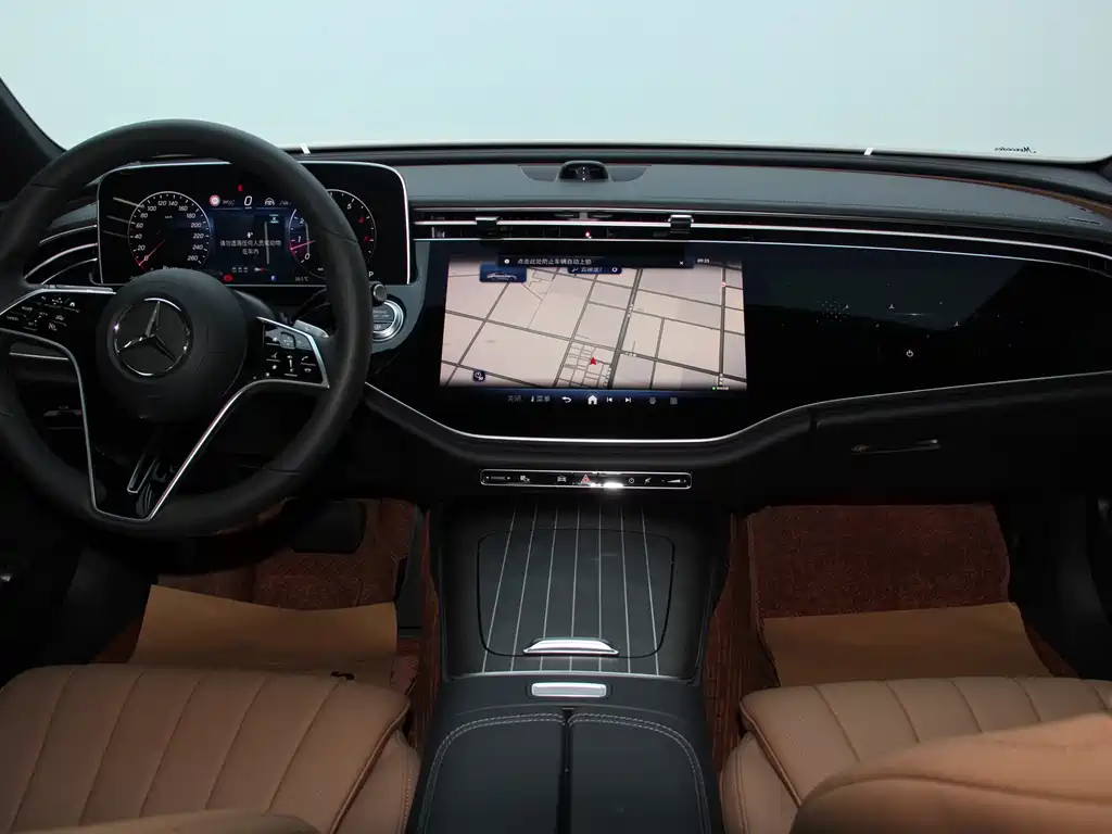 Mercedes-Benz E-Class 2025 — фото 10
