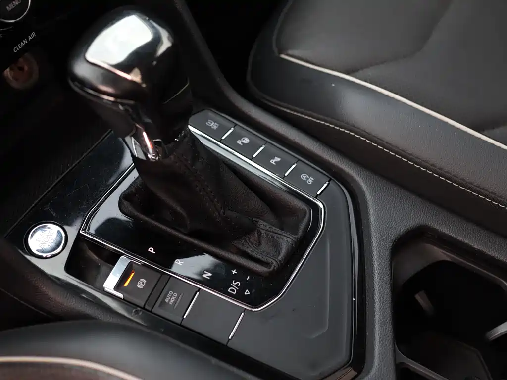 Volkswagen Tiguan L 2017 — фото 13